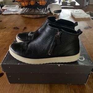 Ecco boots